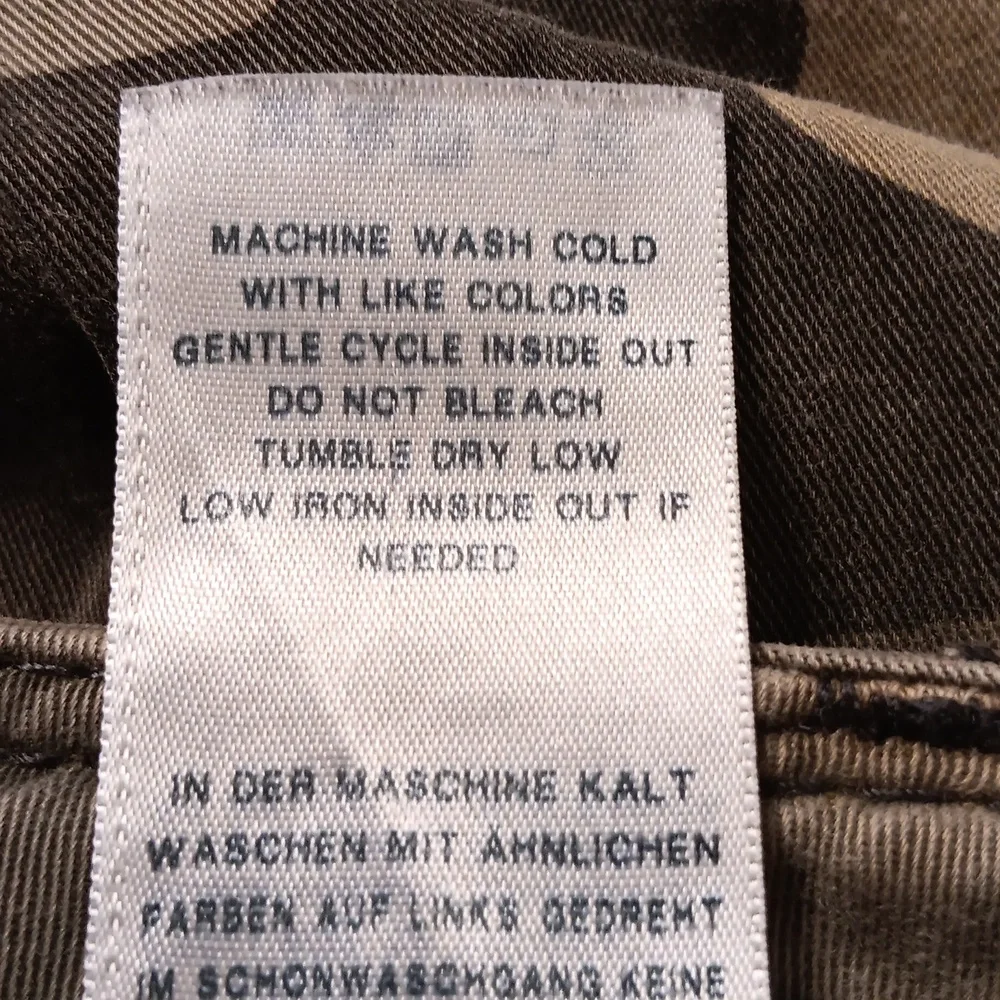 True Religion Camo Cargo Shorts Y2K Size 32